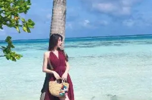 河南一男子闯入女澡堂打人洗浴中心：他进去打他媳妇；涉事男子已被警方控制